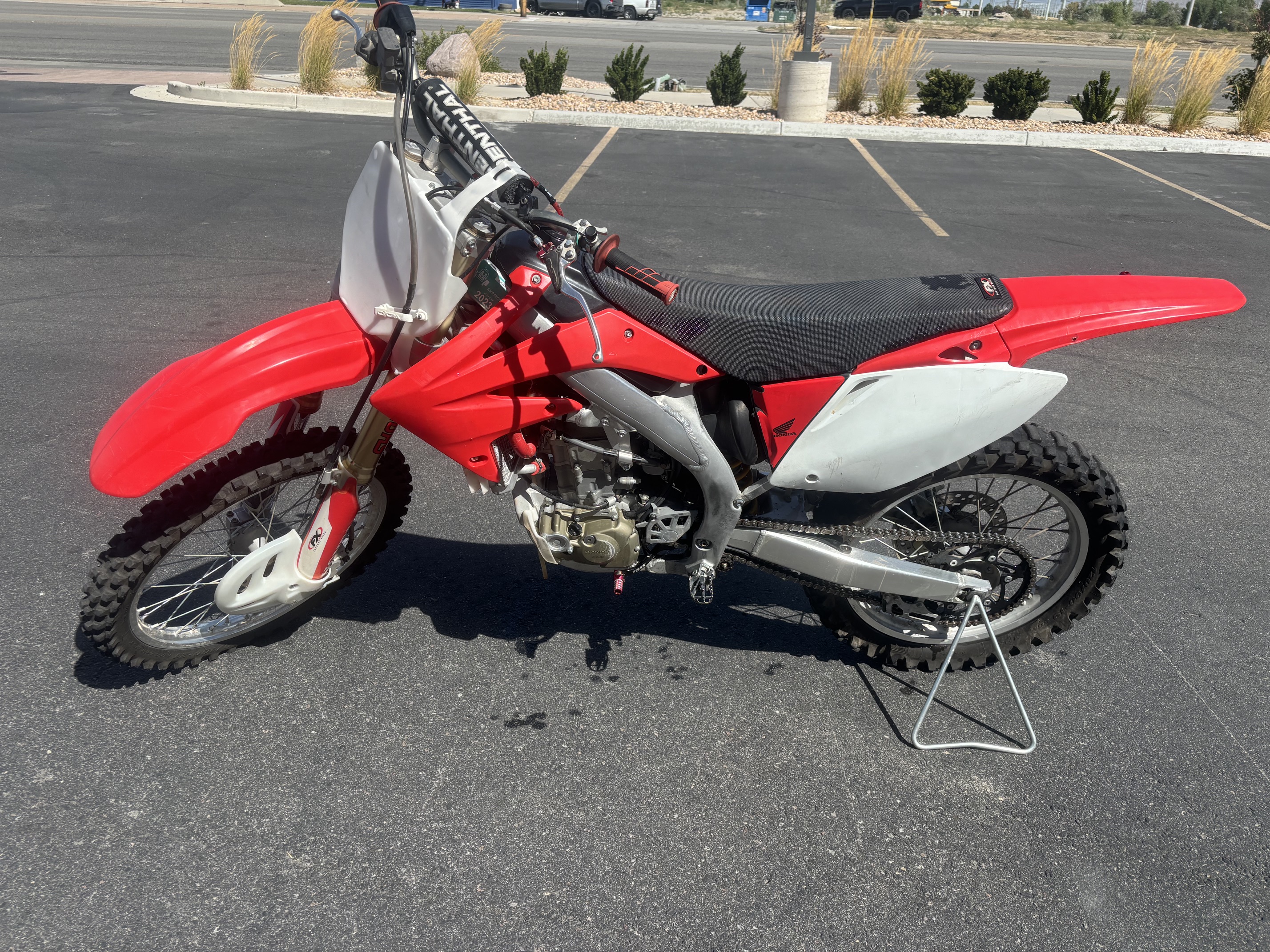 2006 Honda CRF450R MOTORCYCLE