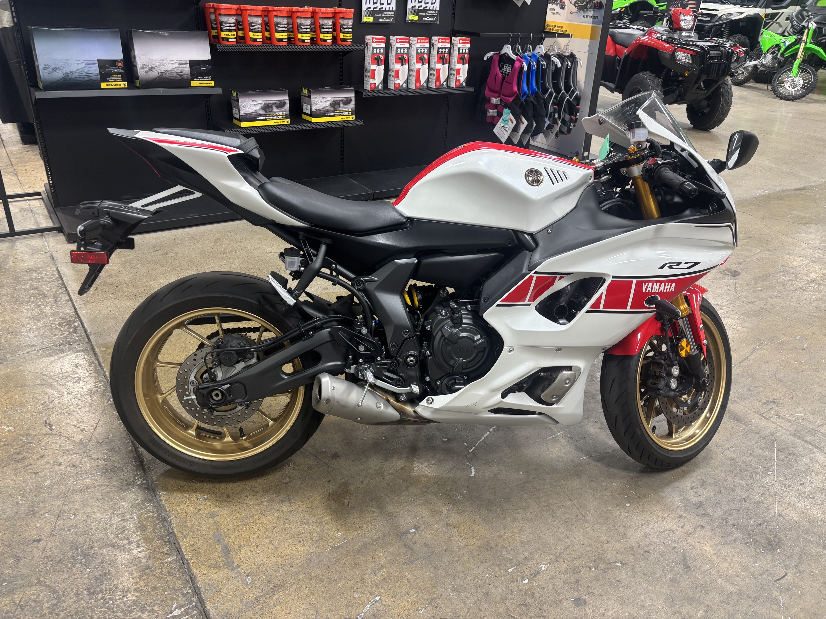 2022 Yamaha YZF-R7 WORLD GP 60TH ANNIVERSARY EDITION MOTORCYCLE
