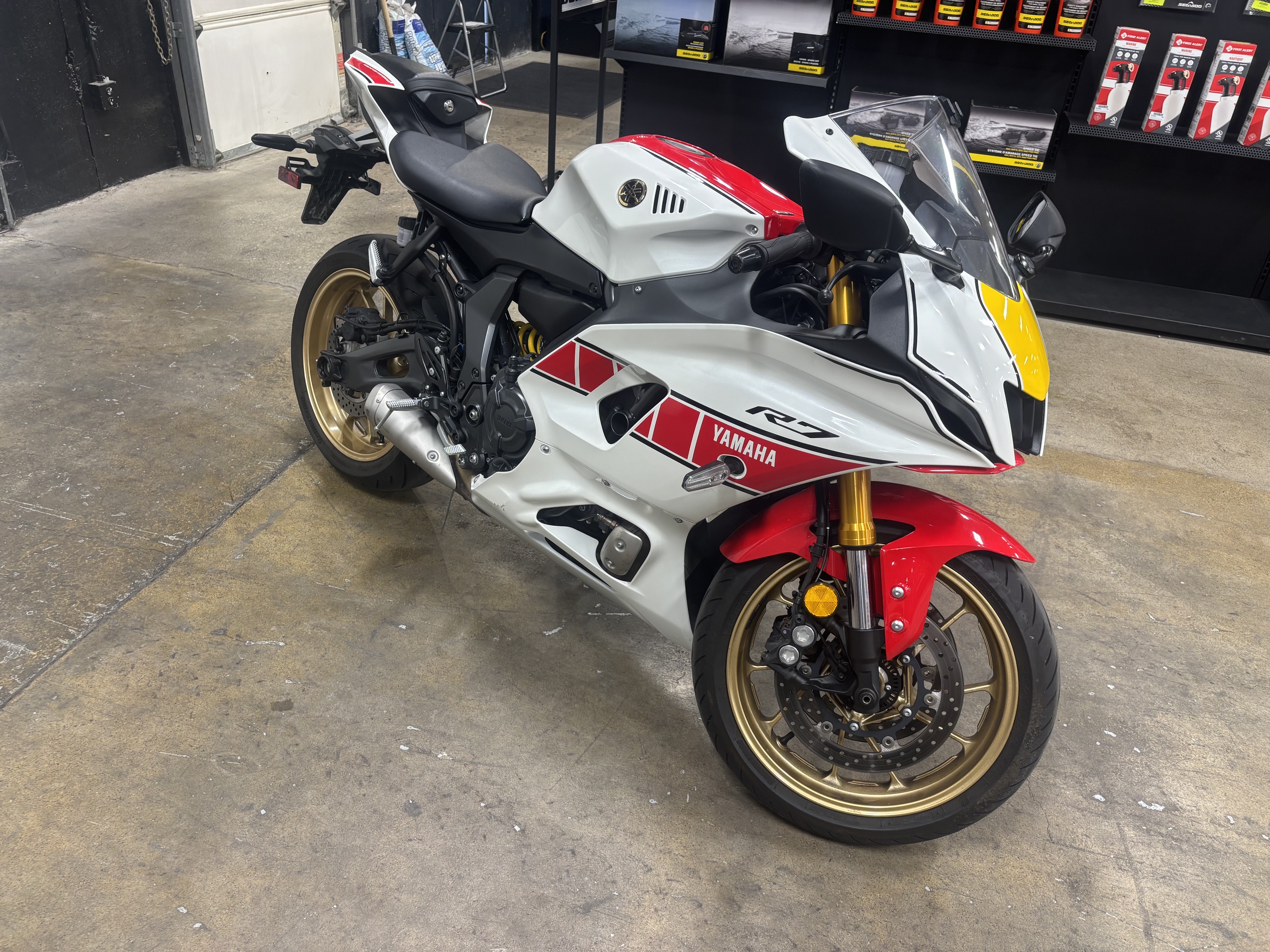 2022 Yamaha YZF-R7 WORLD GP 60TH ANNIVERSARY EDITION MOTORCYCLE