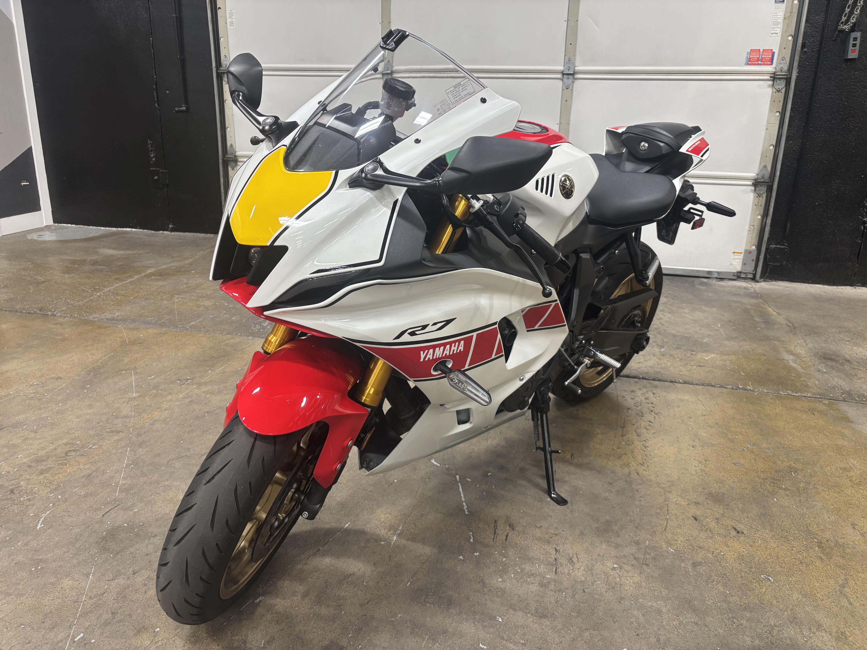 2022 Yamaha YZF-R7 WORLD GP 60TH ANNIVERSARY EDITION MOTORCYCLE