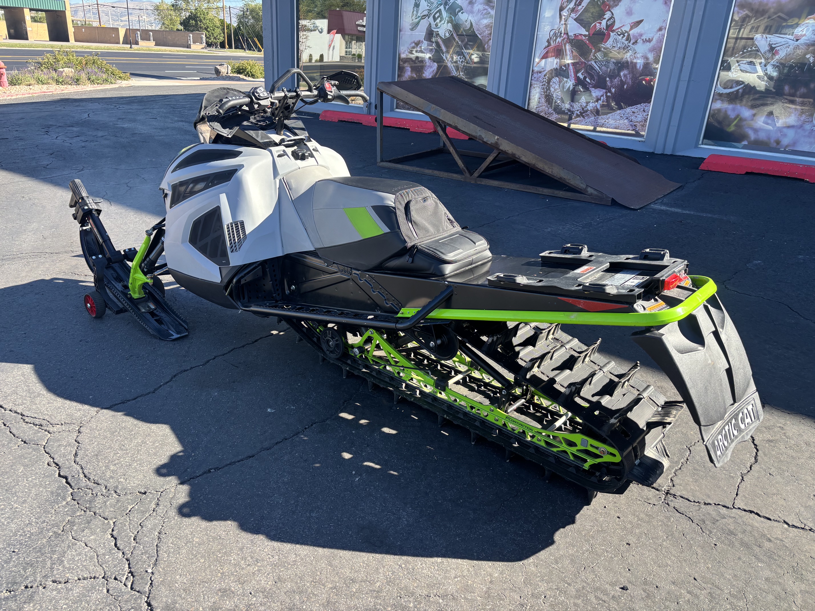 2018 Arctic Cat M 8000 SNO PRO SNOWMOBILE