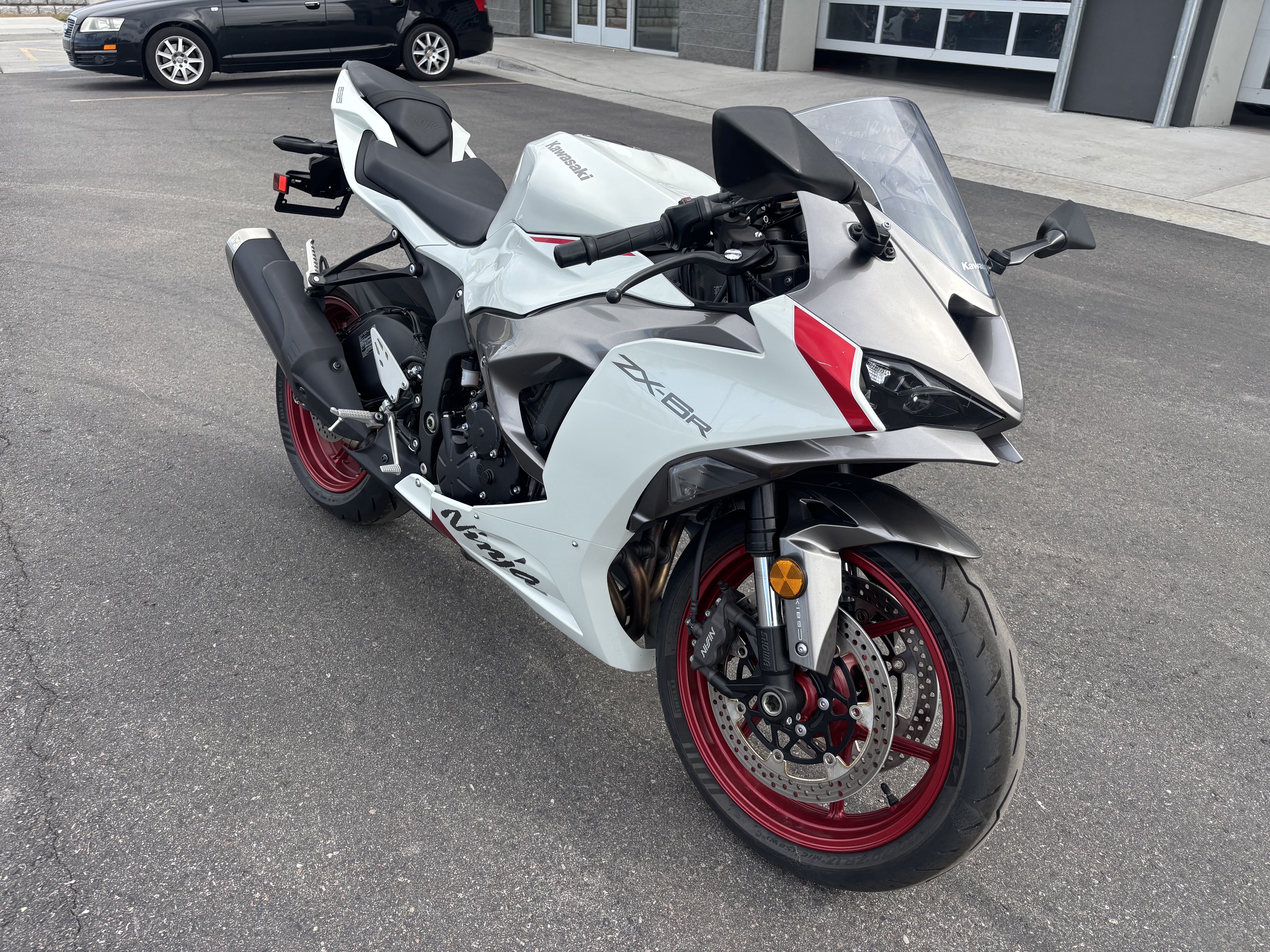 2025 KAWASAKI NINJA ZX-6R MOTORCYCLE