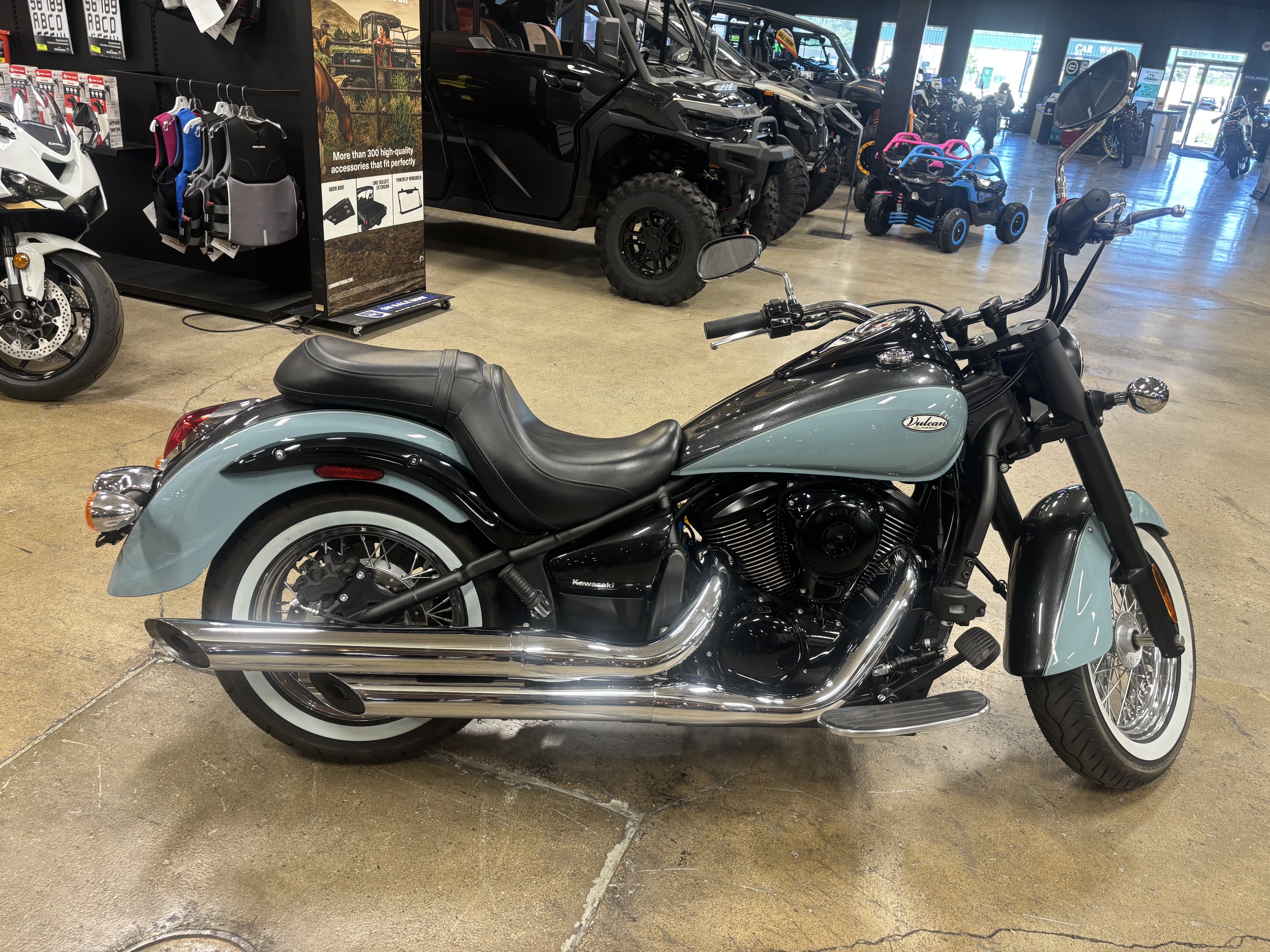 2025 Kawasaki Vulcan 900 Classic MOTORCYCLE