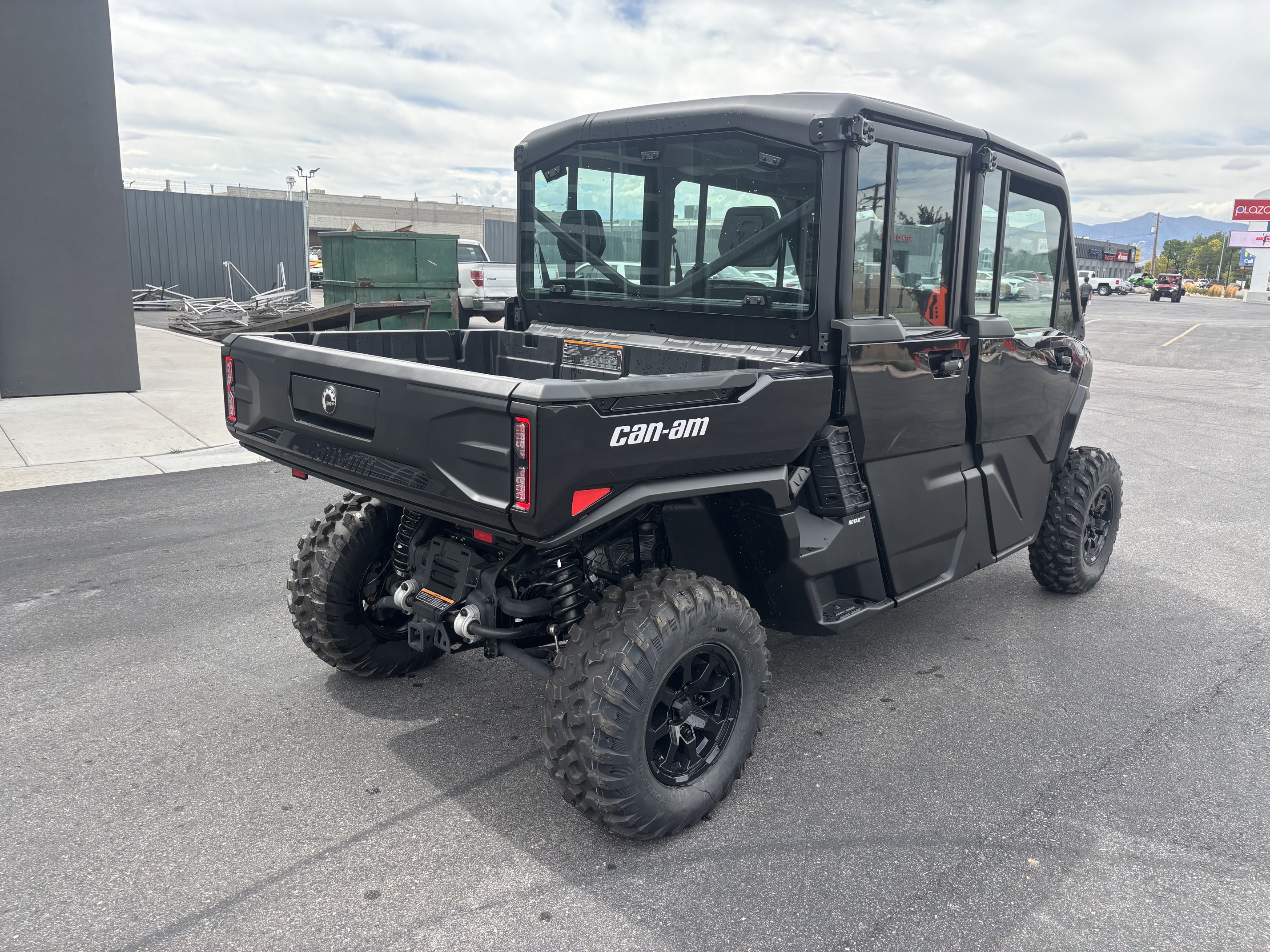 2026 Can-Am Defender MAX XT CAB HD11 UTV