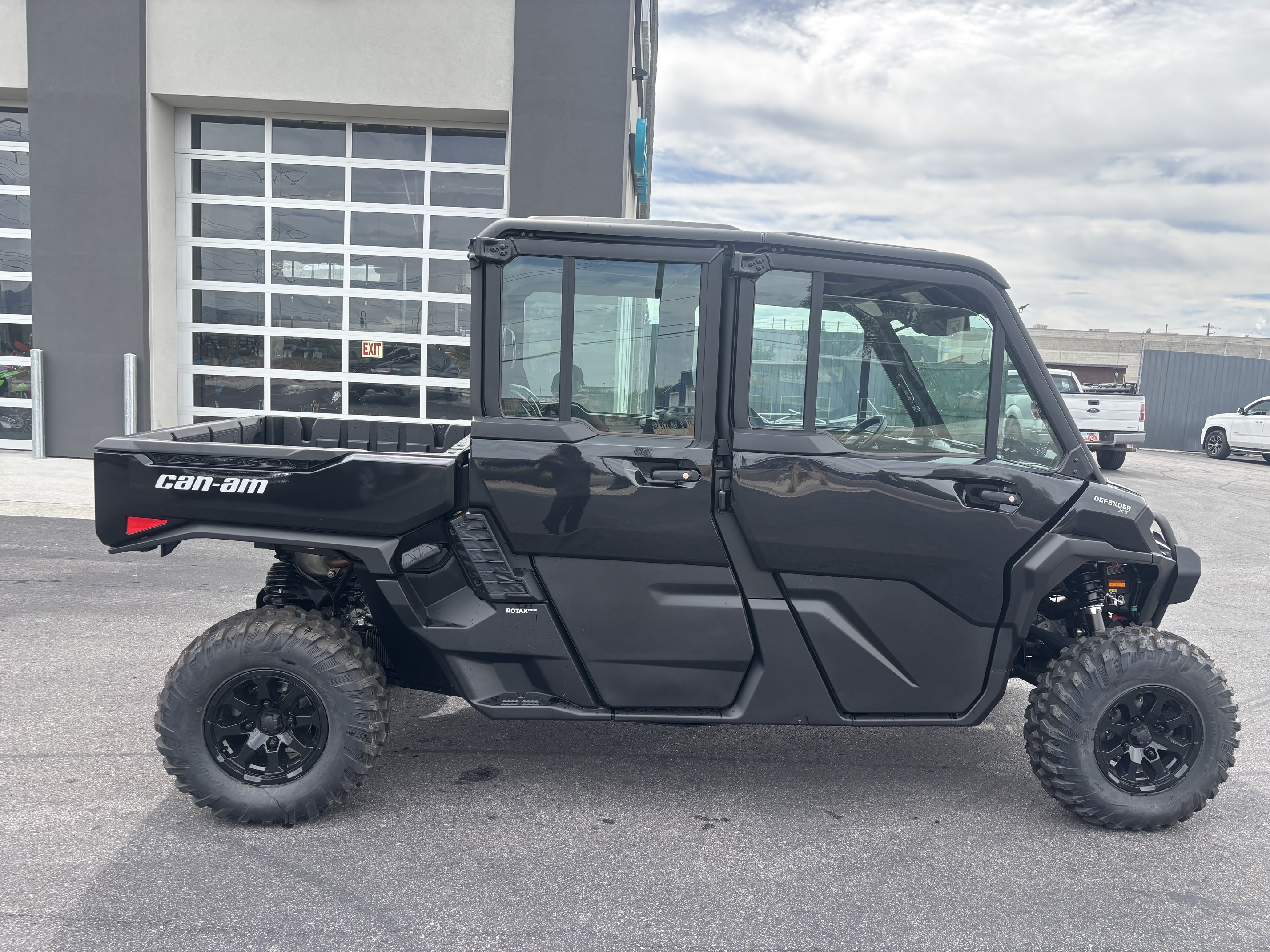 2026 Can-Am Defender MAX XT CAB HD11 UTV