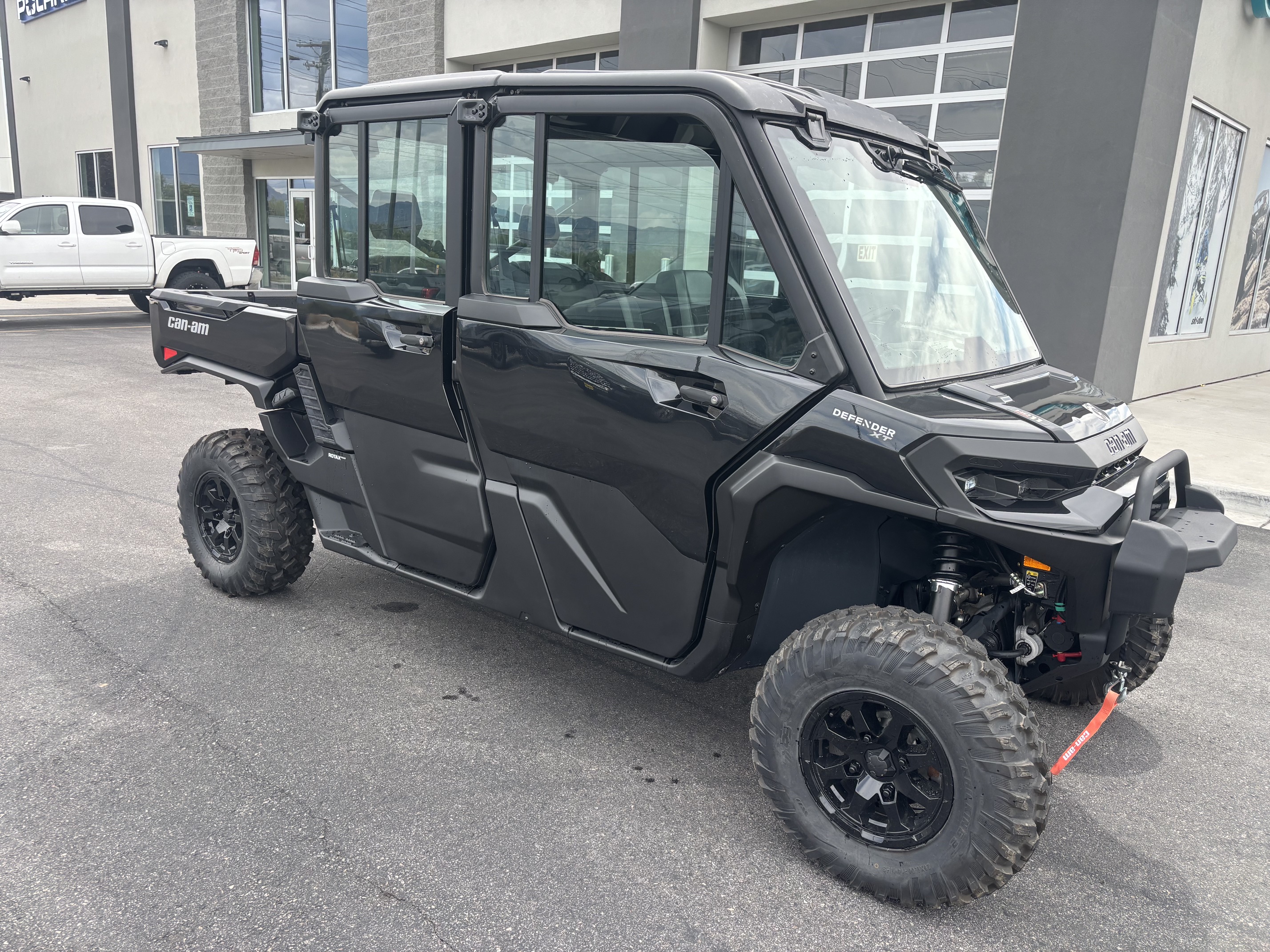 2026 Can-Am Defender MAX XT CAB HD11 UTV