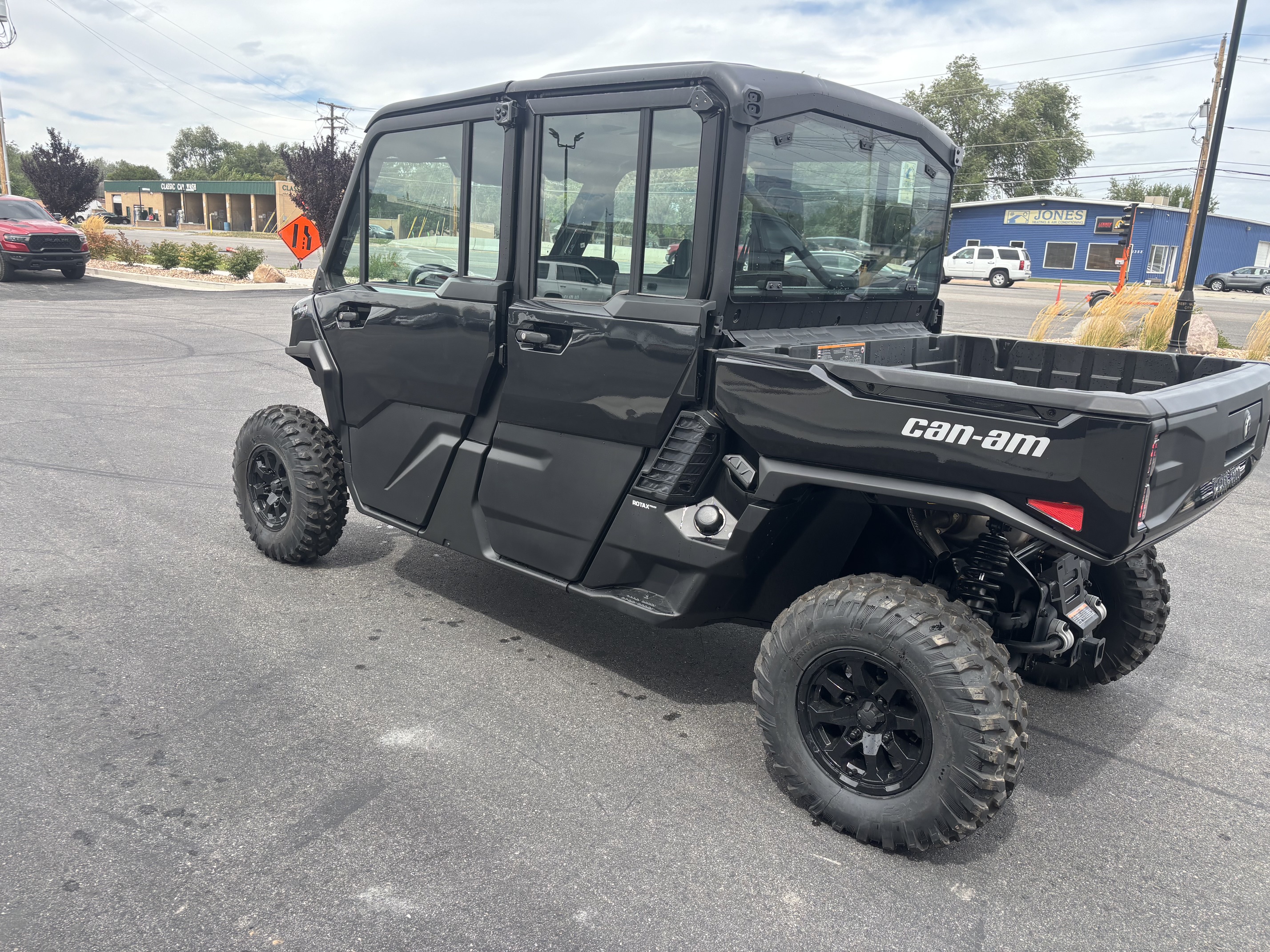 2026 Can-Am Defender MAX XT CAB HD11 UTV